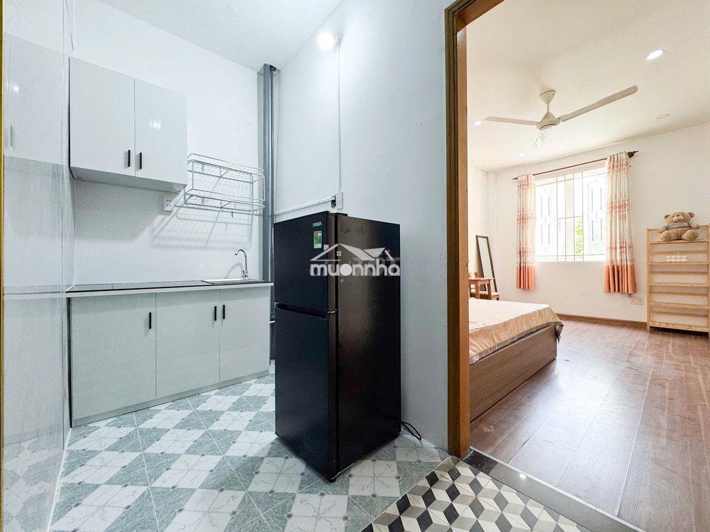 Ban công tách bếp ngay etown cộng hòa.thang máy. - 4