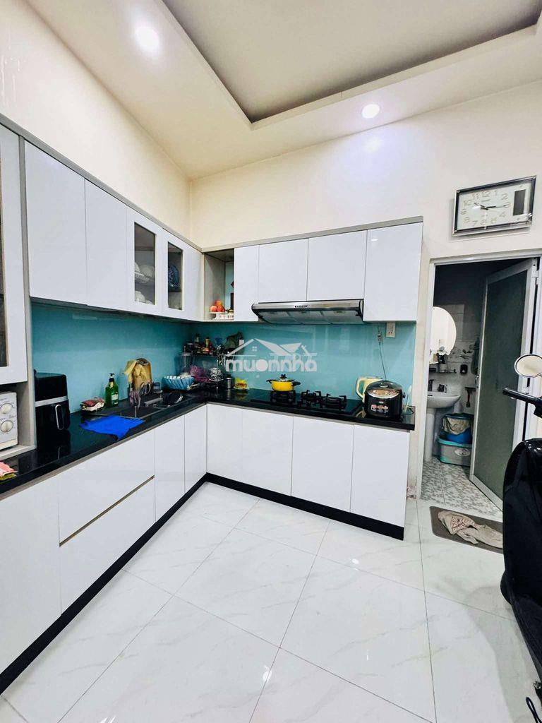 Bán nhà hẻm rộng hồng bàng,p.16,q.11,dt: 3,8 x 12 - 3 lầu 6 tỷ 2. - 3