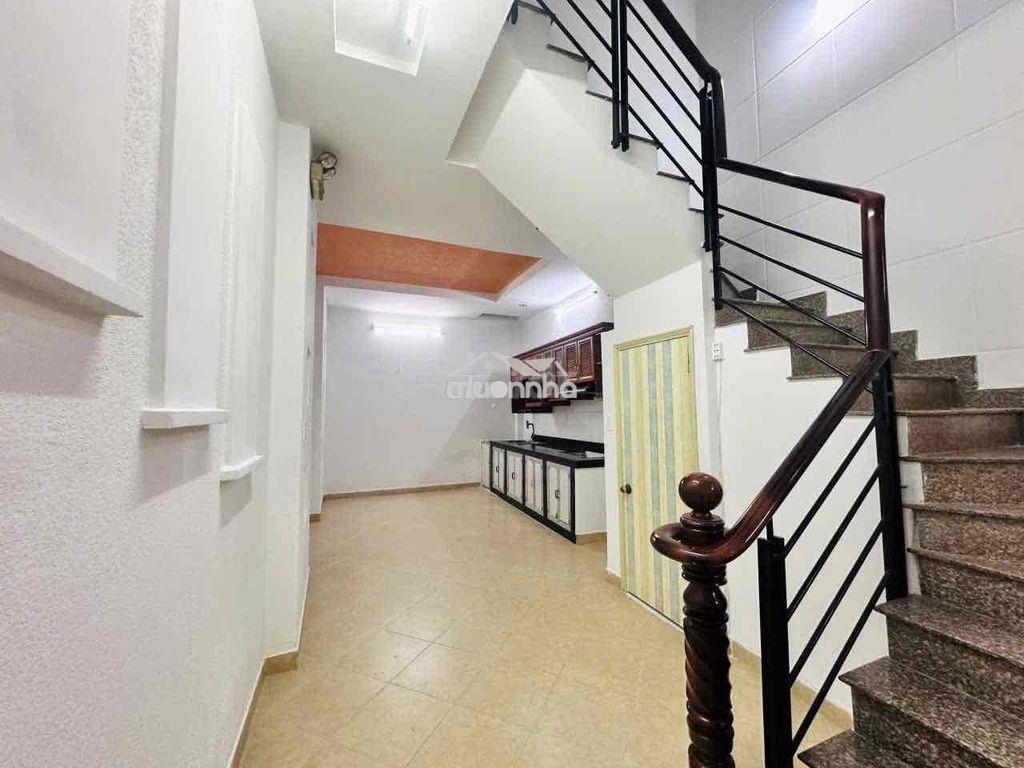 Nhà 3 tầng p13 tân bình - đối diện e.town - gần ga t3 - 5.95 tỷ - 3