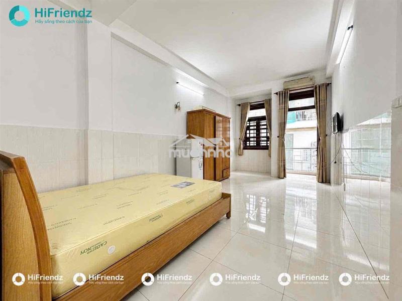 Studio ban công thang máy giá sinh viên cộng hoà