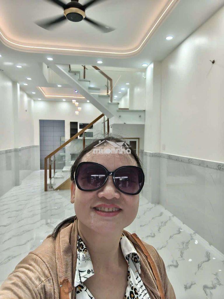 Hẻm xe hơi 70 m2 , chỉ 4,3 tỷ  - 4