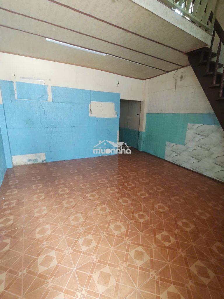 Nhà ngộp  cấp 4 liền kề - giá chào 5ty8 ( còn thương lượng ) - 2