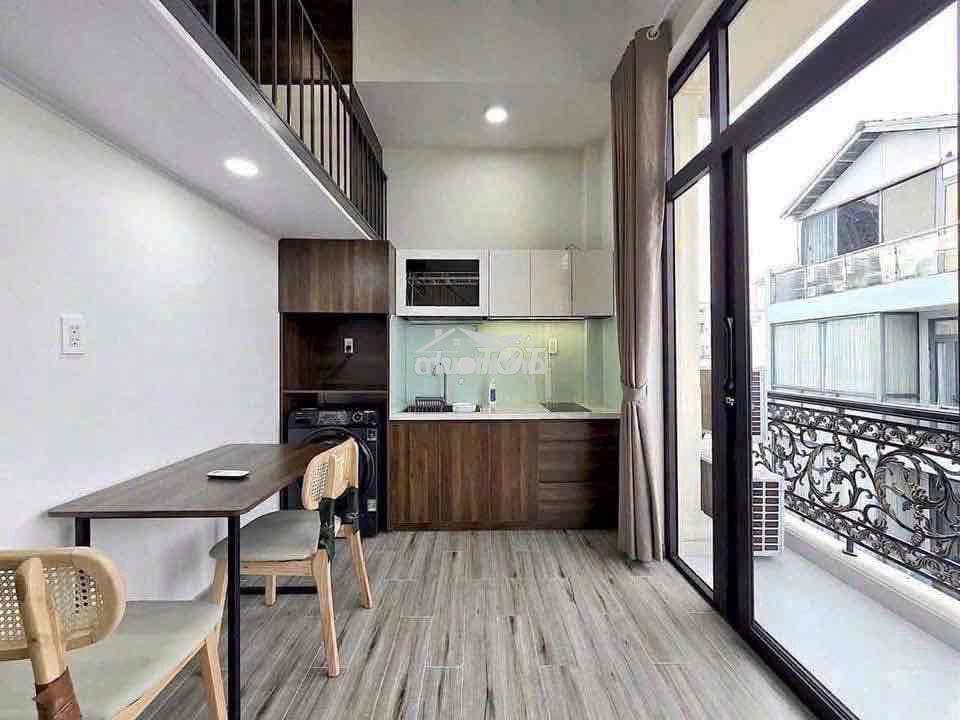 Căn hộ có gác ban công ngay hoàng diệu 2 - 4
