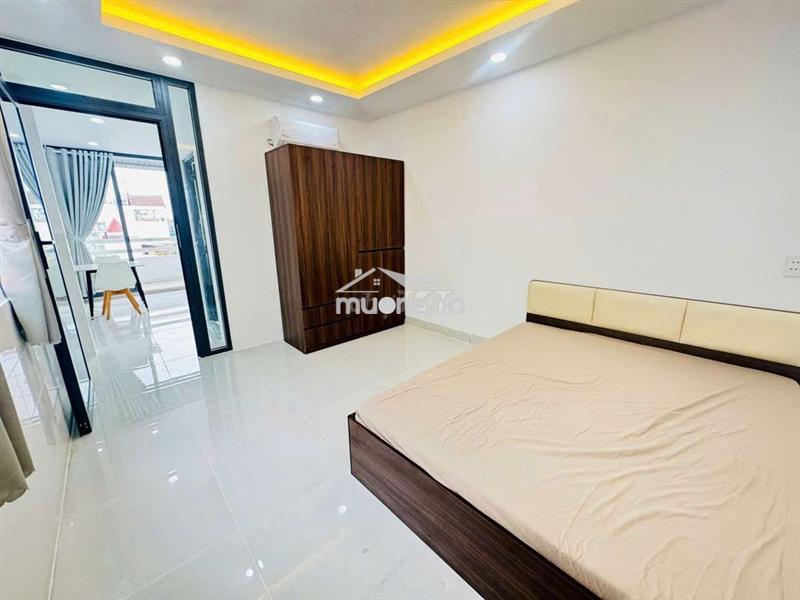 Căn hộ full nội thất, 1pn tách bếp, có ban công riêng