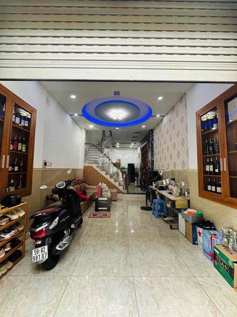Xe hơi thông - 4 tầng - gần chợ phạm văn bạch - 4.95 tỷ - 2