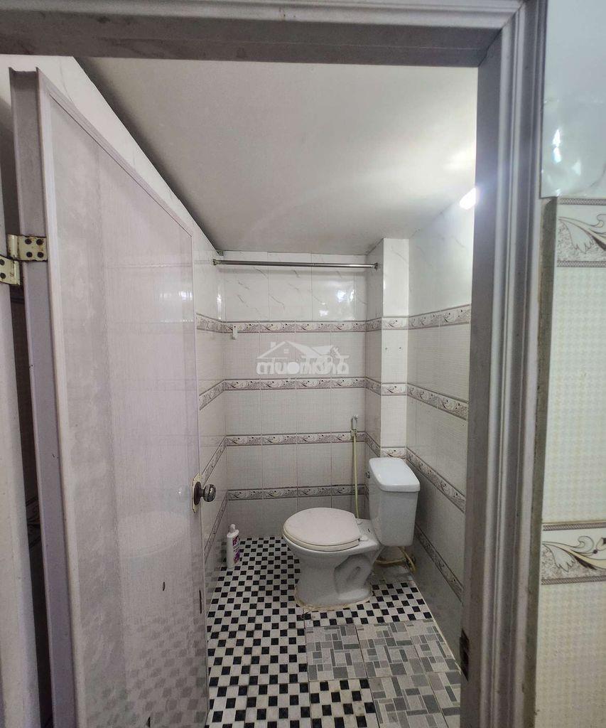 Phòng trọ 20m² sạch sẽ, giá thuê 2tr5/tháng, giờ giấc tự do, an ninh. - 2