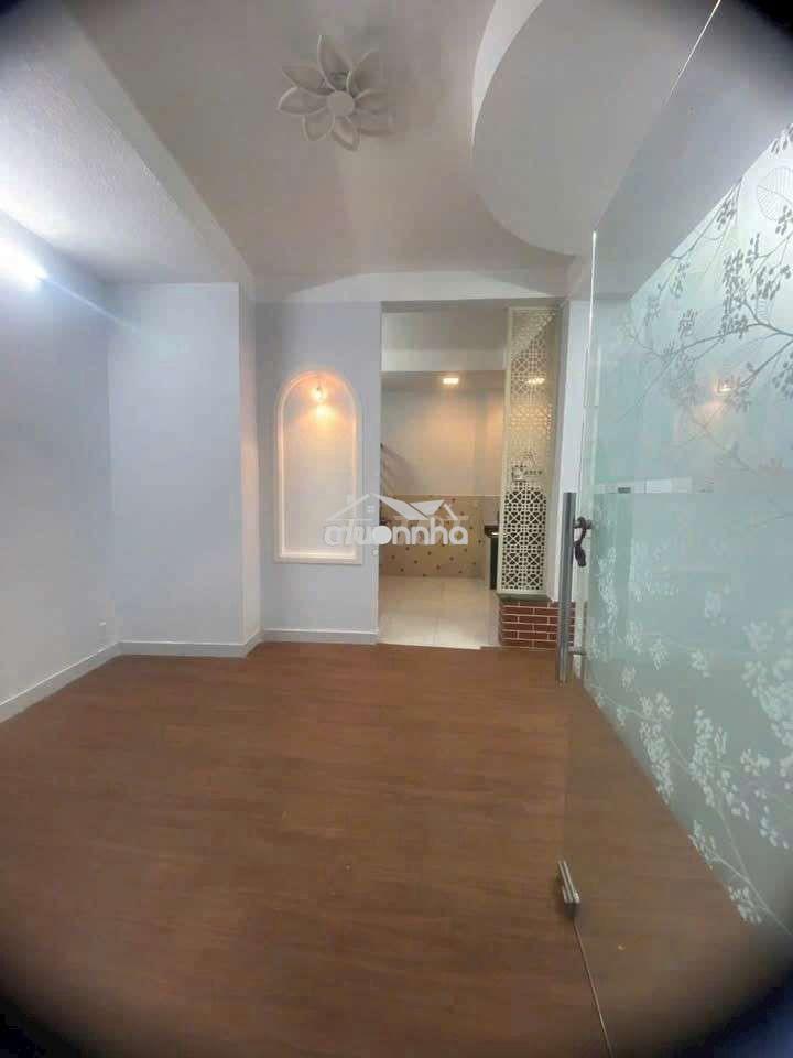 5 x 10m hẻm 5m phạm văn chí