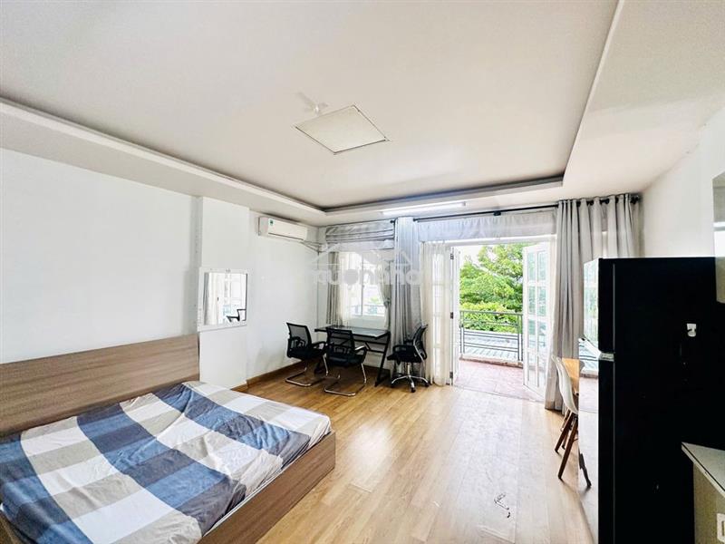 Chính chủ cho thuê, căn hộ dịch vụ, ban công cực thoáng, ngay vincom
