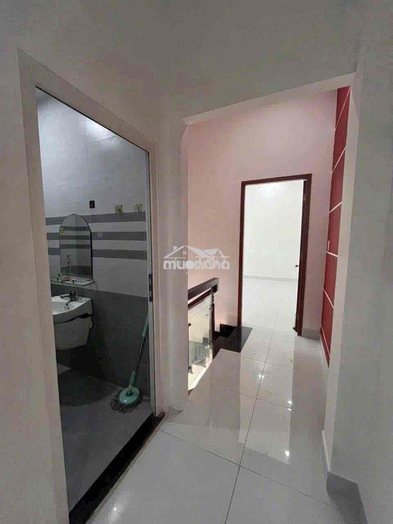 Nhà nguyên căn 2 tầng 2 phòng ngủ 2wc long phước - 4