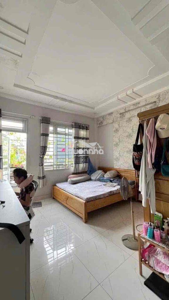 Ngon - 60m2 (4.15x15m) - 5.x tỷ - vf3 vào nhà - 3 tầng - 3pn, 4wc, sân - 4