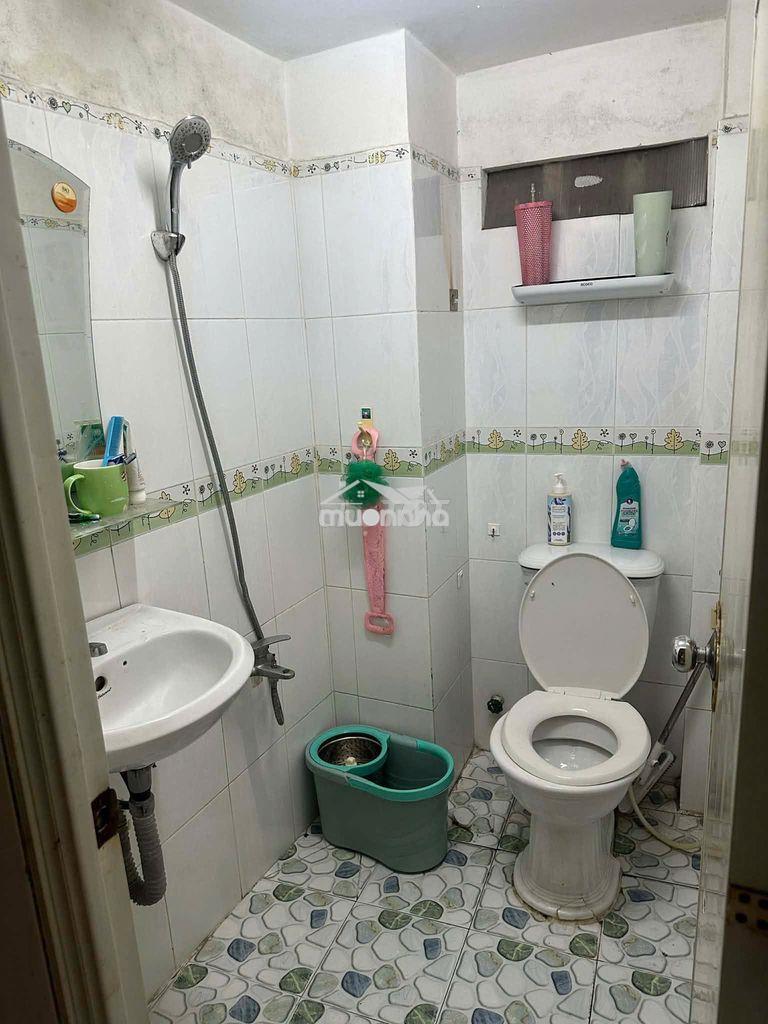 Cho thuê nguyên tầng trong nhà nguyên căn
