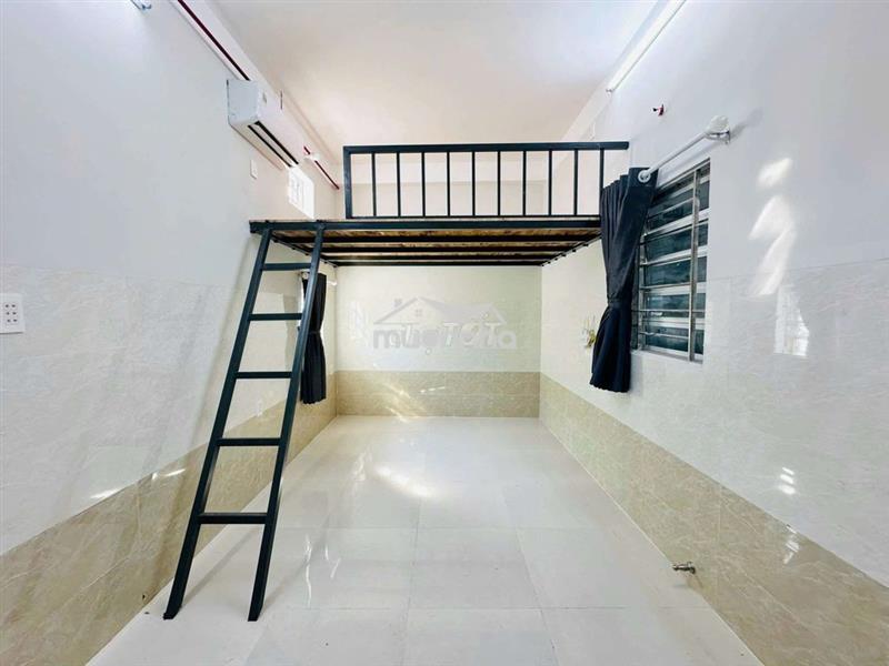 Cho thuê phòng có gác - máy lạnh - cửa sổ thoáng ngay cvpm quang trung