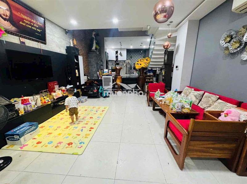 Khu tên lửa, gần chợ, nhà đẹp 3.5 tấm hướng tây