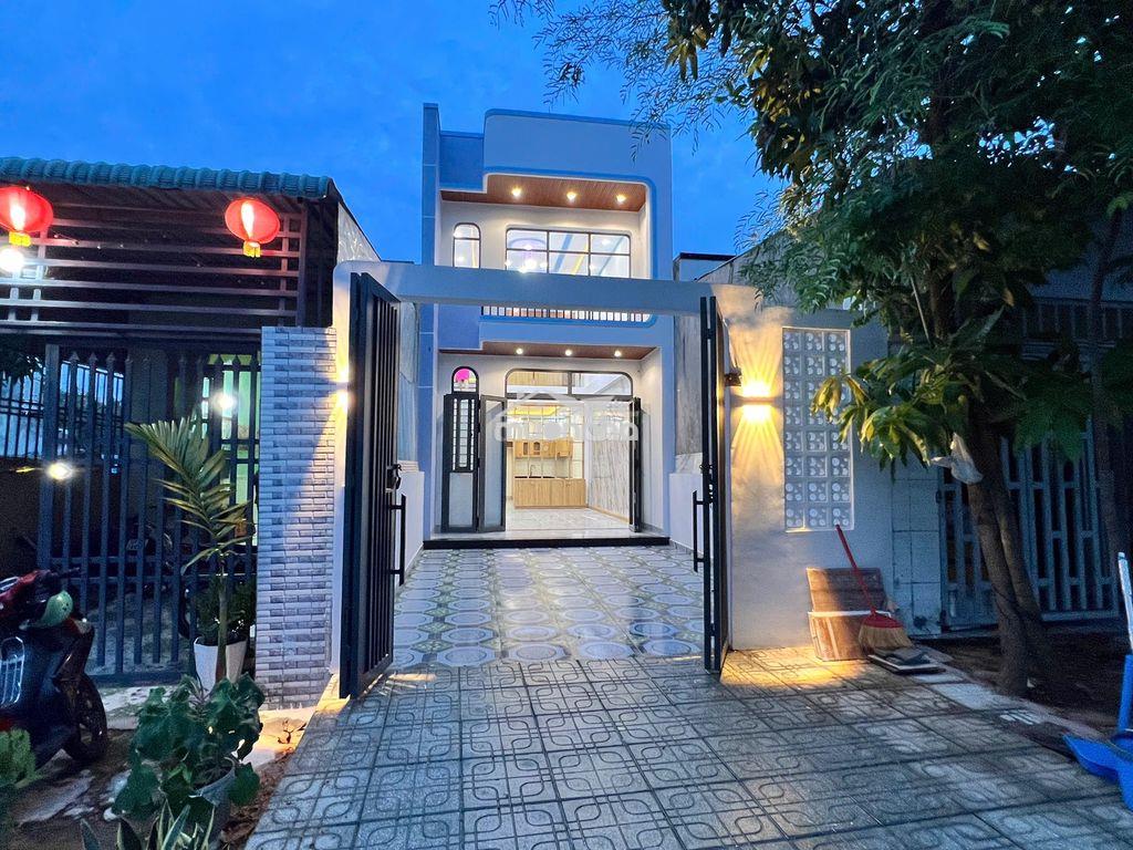 Nhà mới xây hoàn toàn ngay kcn mỹ phước - 3