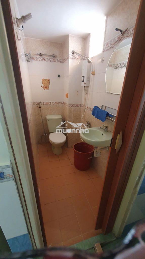 Phòng trọ full nội thất, trung tâm quận 3, toilet riêng.