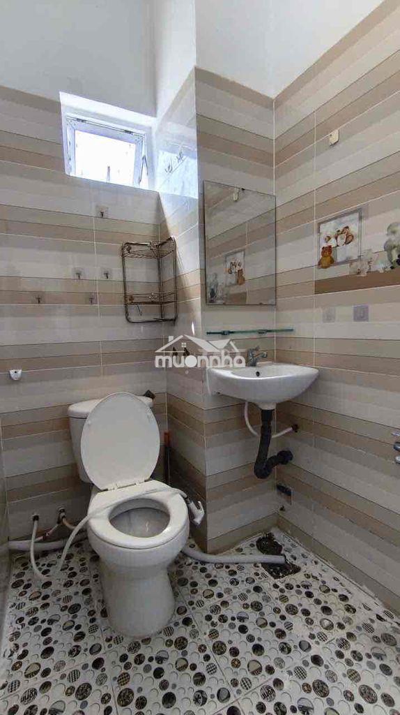 Cho thuê phòng trọ có gác, ban công siêu thoáng tại q3 gần câu công lý - 3