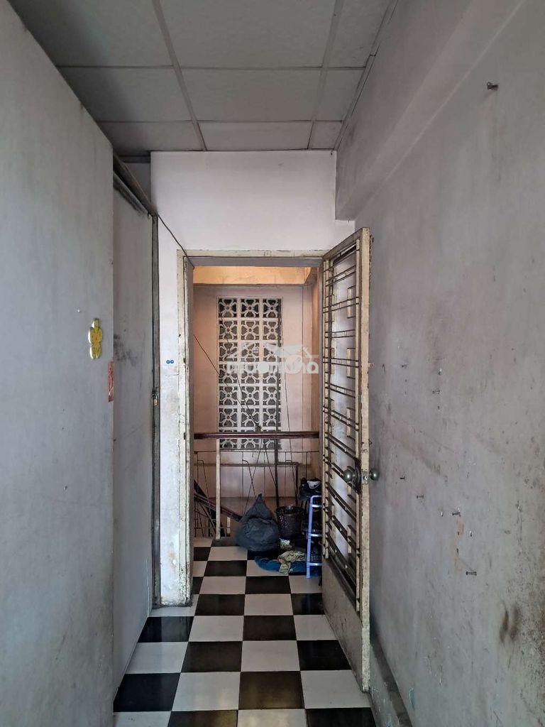 Em có phòng trọ cho 1 người ở tại hẻm số 10/25 âu dương lân - 4