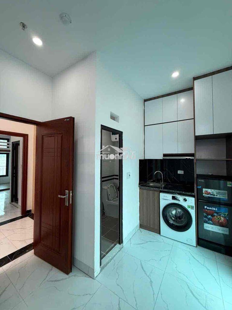 Chính chủ cho thuê phòng có gác 2 gian ngủ - ban công - máy giặt riêng - 4