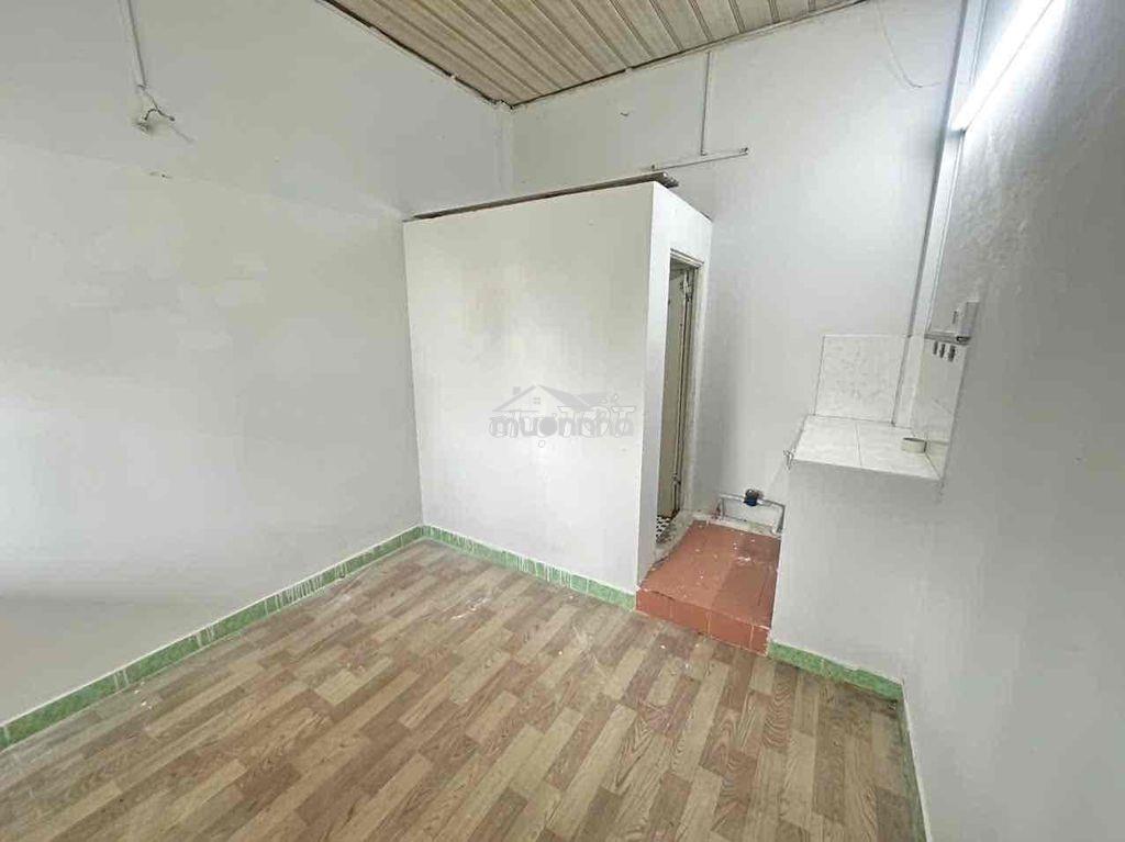 Phòng ban công cửa sổ thoáng giáp nguyễn xí bình thạnh - 2
