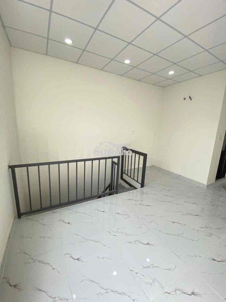 Cần bán nhà chính chủ qlộ 50