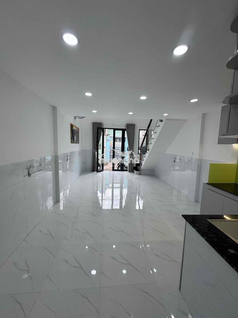 Nhà bán.  bình hưng . dt 4x8 lửng 2 p 2 wc . gần bến xe q8 - 2