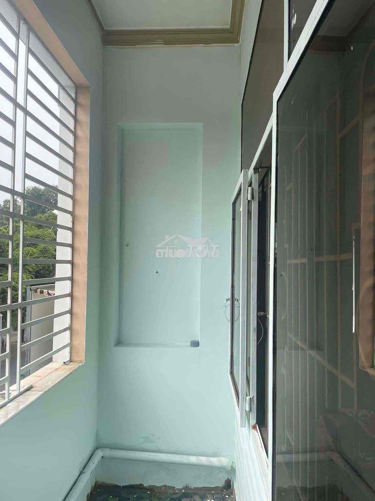 Phòng trọ view công viên, toilet riêng, có gác và ban công - 3