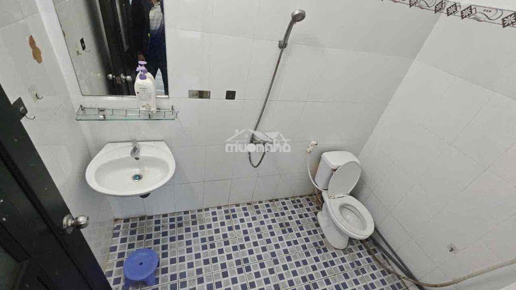 Phòng trọ full cửa sổ , gần bxe q8 , free xe , full nthat , vào ở ngay - 4