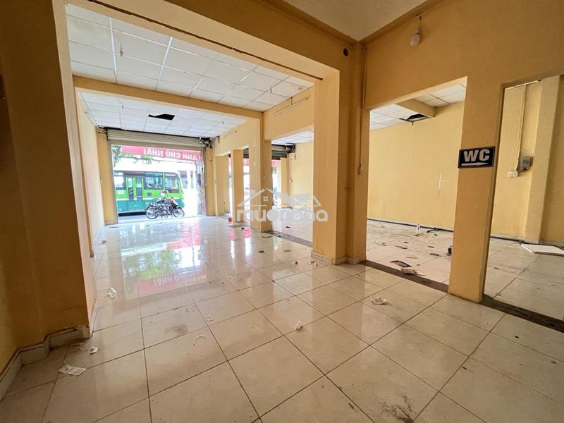 Mặt bằng kinh doanh 8x22 mặt tiền âu cơ, hd lâu dài