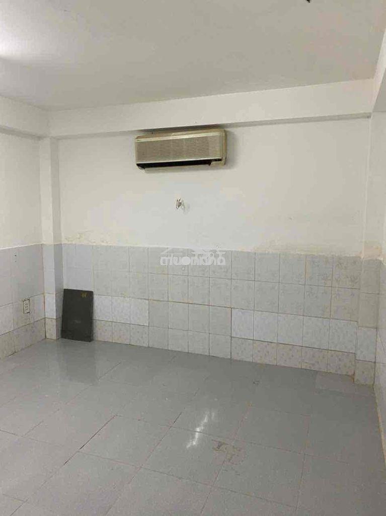 Nhà có sổ nhà trống giao liền - 4