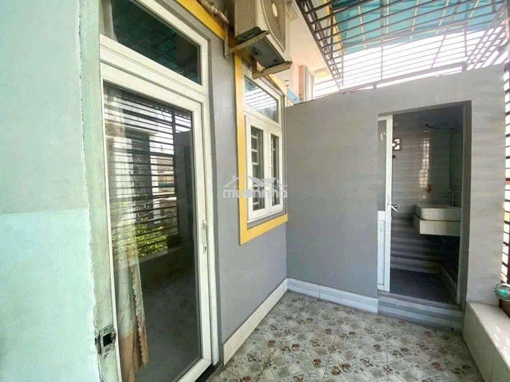Nhà 3pn sẵn 3 máy lạnh ngay hoàng diệu 2. dt 8x7, 1t1l - 2
