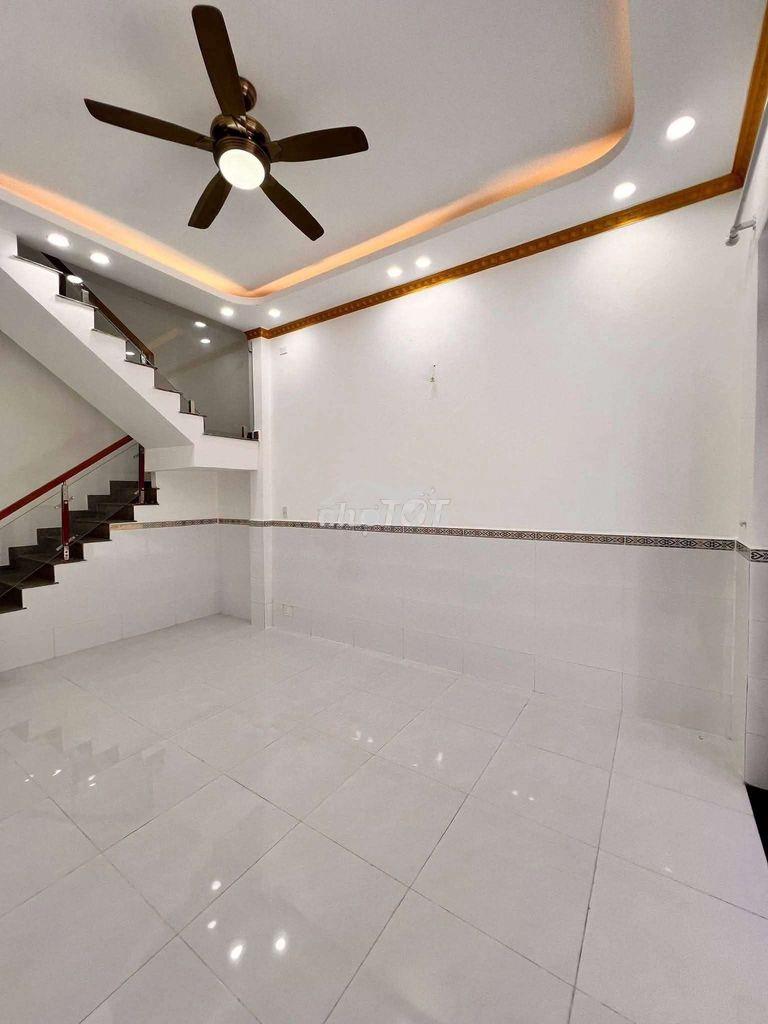 Nhà lầu đường xe hơi gần ubnd phường tân đông hiệp  - 3