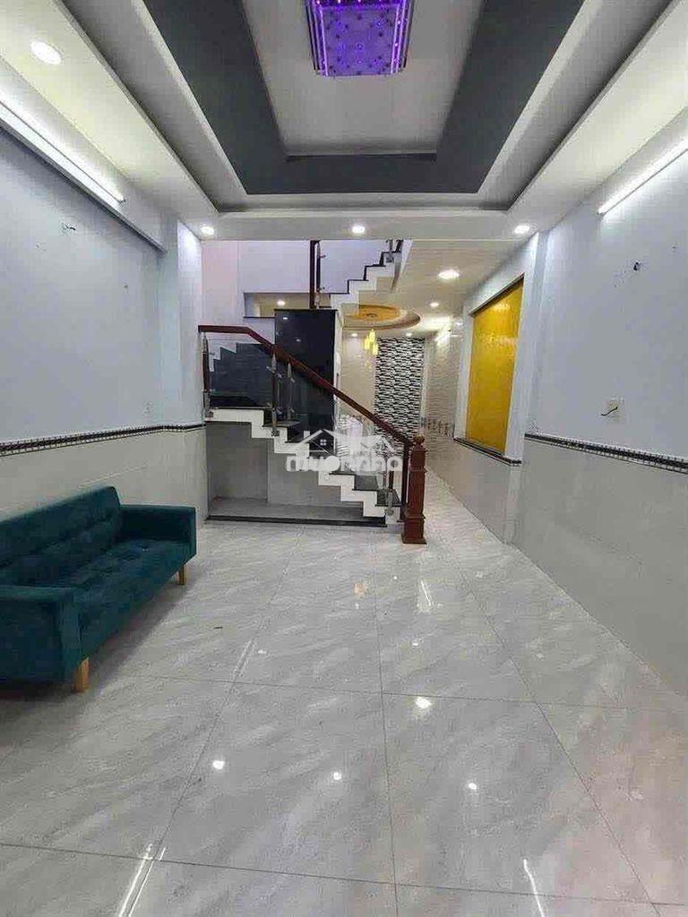 Nhà mới % , đường số 51 p14 gv , hẻm xe hơi 2pn 3wc có máy lạnh