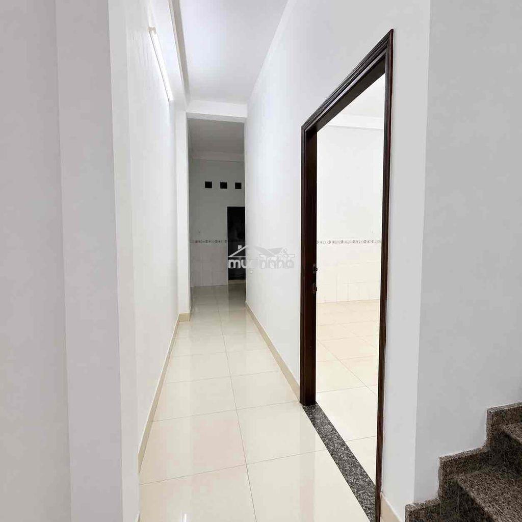 Cho thuê nhà chỉ 10 triệu 3 lầu 4x15 có phòng ngủ trệt - 2