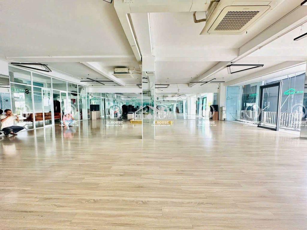 Cho thuê toà nhà nguyên căn mặt tiền đường vườn lài, q. tân phú - 4