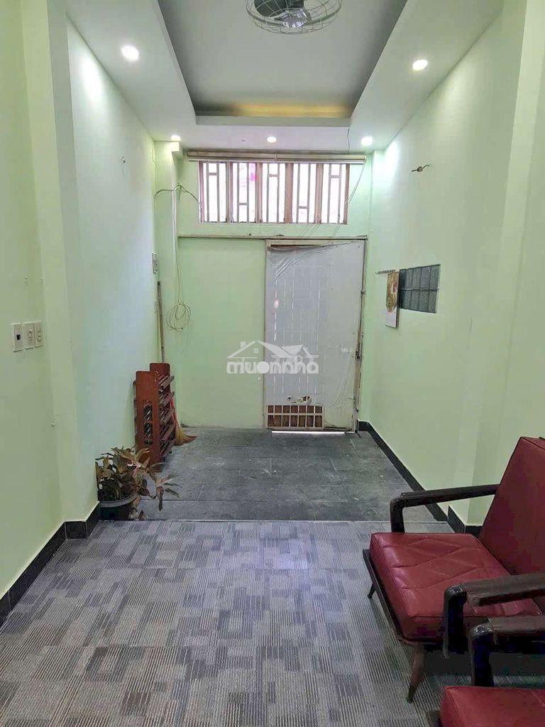 Nhà trống bờ kè, gần quận 1, quận 2, quận 3...