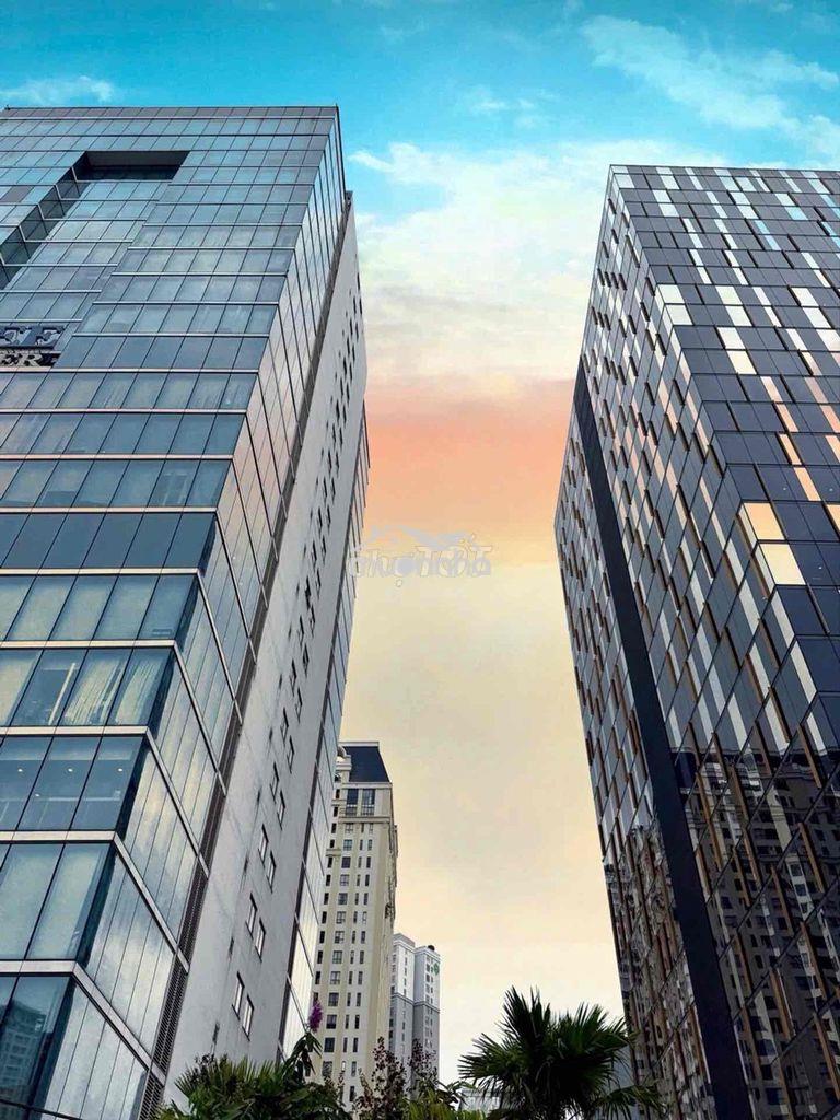 9.5 tỷ- q4 sát vách q1, 2 tầng 4pn2wc