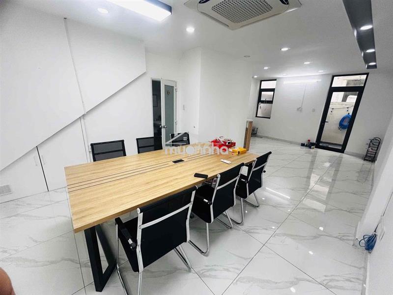 Sàn văn phòng tầng trệt sẵn bàn ghế nội thất lakeview city có xuất vat