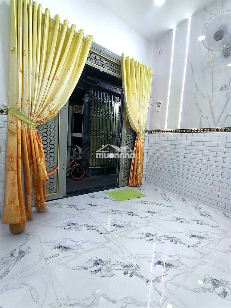 Đoàn văn bơ–nhà đẹp 3 tầng mới–ngang 4m nở hậu–gần q1- vuông vức