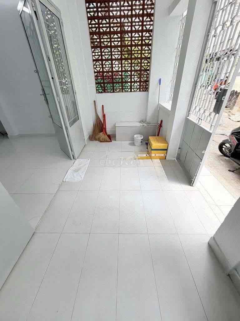 ➢Hẻm 4m 181/ đường 3/2 quận 10 ➢ dt: 4,3mx18m trệt 2 lầu st - 2