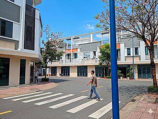 Nhà thật- chỉ 3,0 tỷ căn 3 tầng - khu biệt lập an ninh 24/7- hoàn công - 2