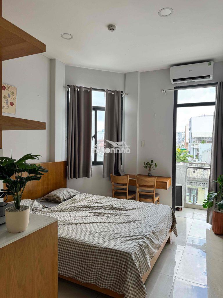 Phòng studio view ban công ngay cầu bình lợi gần vlu