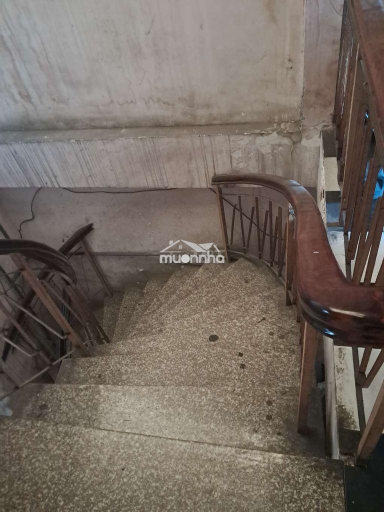 Em có phòng trọ cho 1 người ở tại hẻm số 10/25 âu dương lân