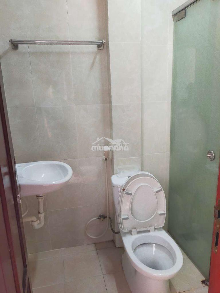 Cho thuê gấp hẻm 8m 18a/2f nguyễn thị minh khai, q1 giá 43 tr/th - 4
