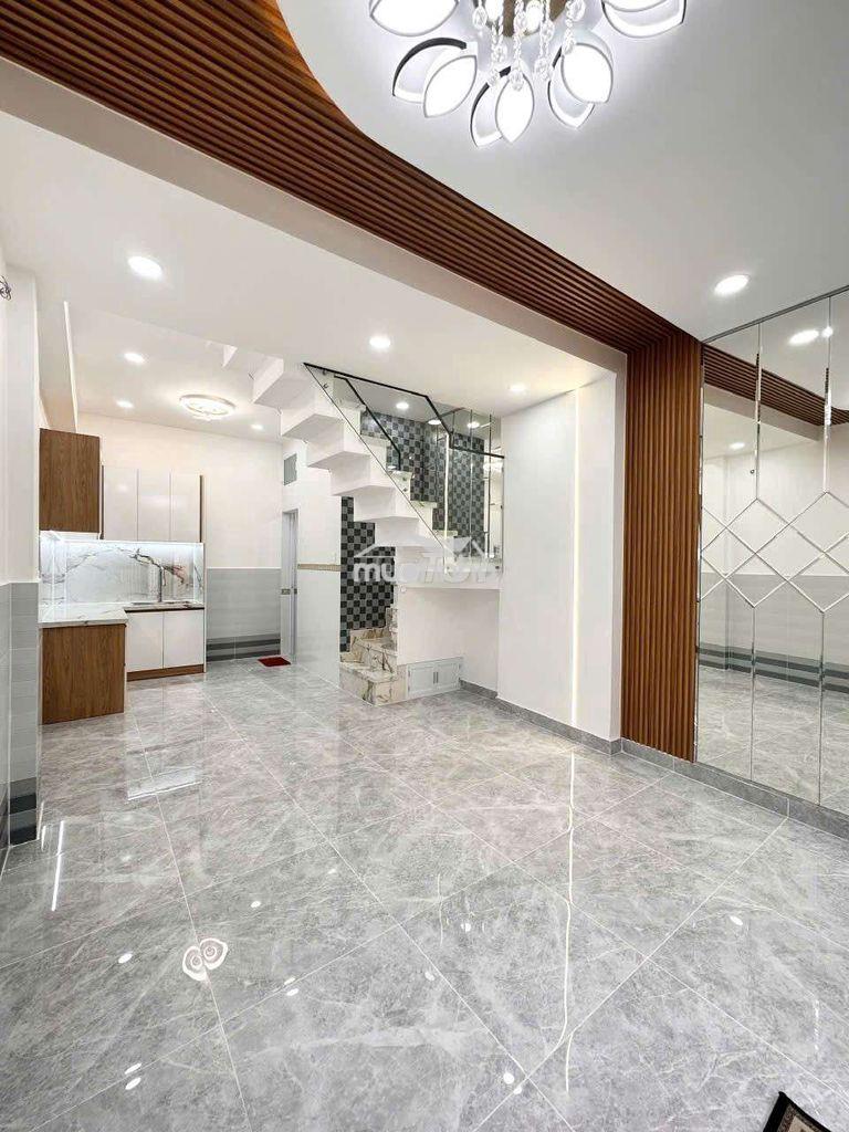 🏡 Bán nhà đẹp mới hẻm 154 đường âu dương lân p3 q8
- 3