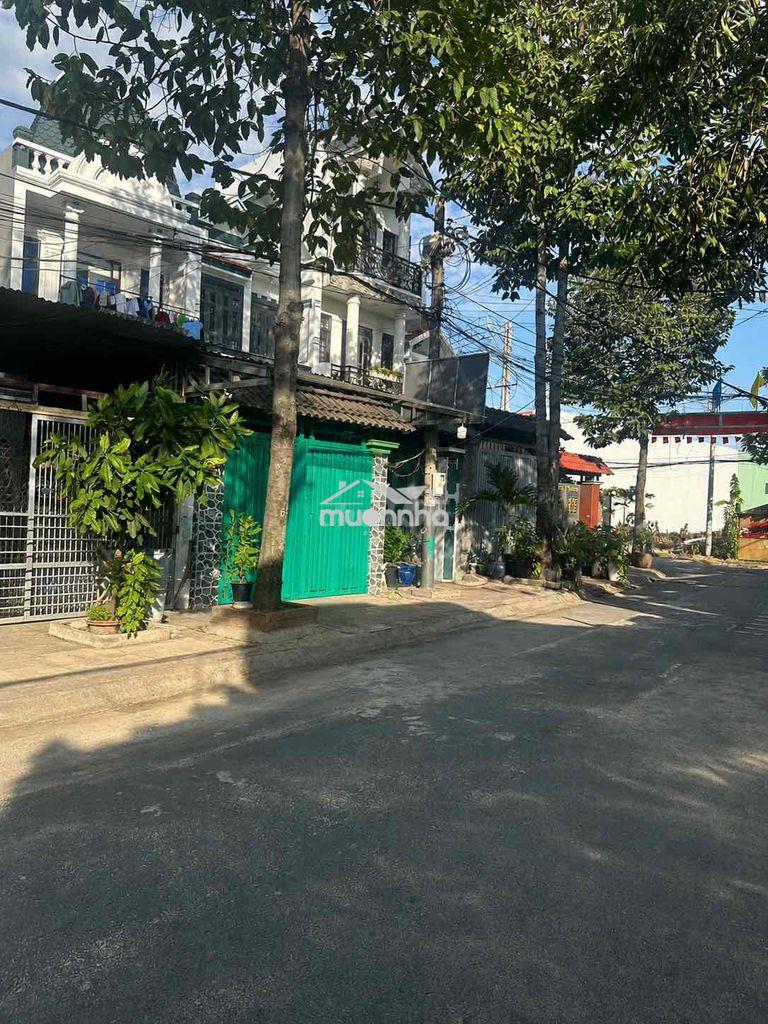 - Nhà đẹp 80m2.bà điểm.hóc môn .đường 12m xe tải đỗ cửa – ngay chợ