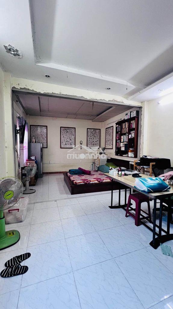 Nhà cấp 4 tại lê văn lương, liền kề làng đại học nhà bè. shr