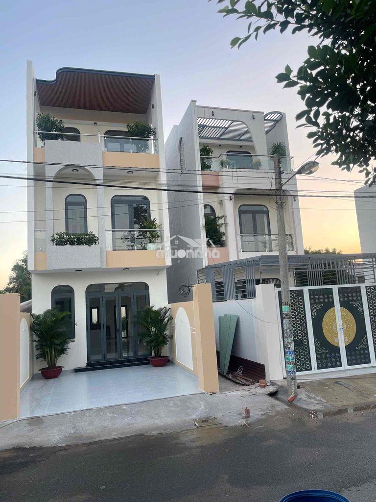 Bán nhà kv trung tâm phường long thành