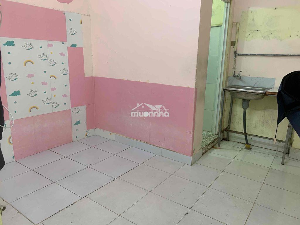 Cho thuê phòng trọ ngay ngã tư phú nhuận chỉ 2,1tr/ tháng - 2