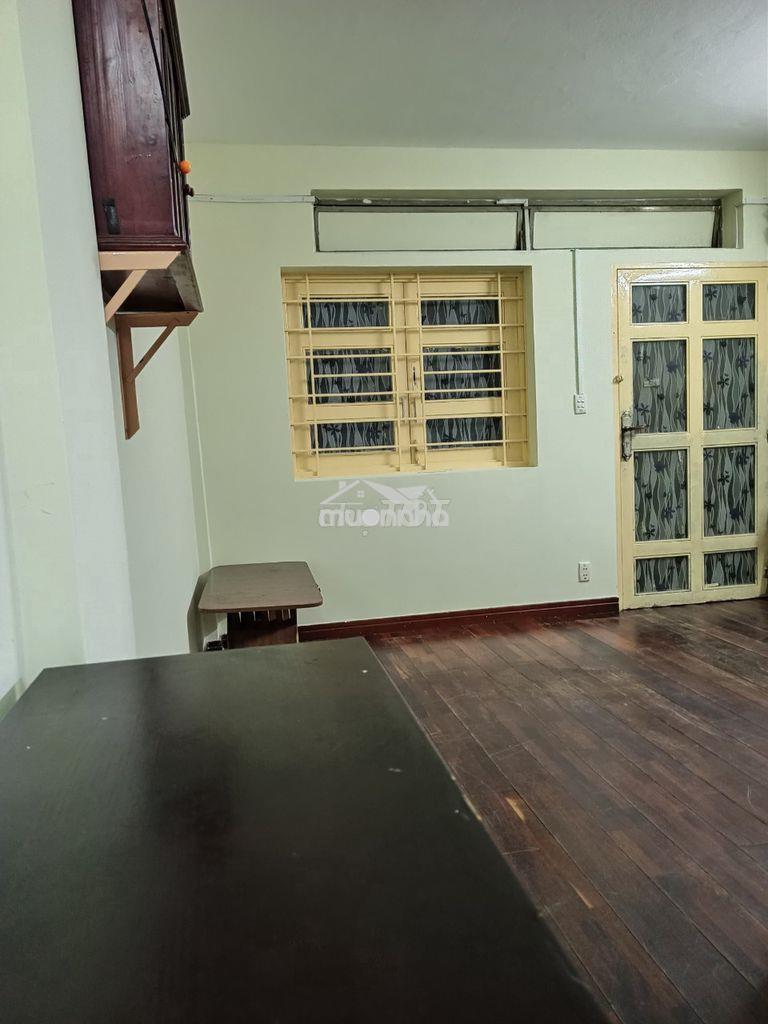 Bán gấp căn hộ  lạc long quân quận 11 - 45m² 2pn mới đẹp, một đời chủ 