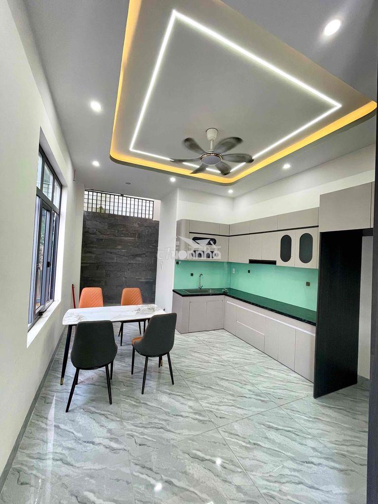 Nhà góc 2 mặt tiền 1 trệt 2 lầu giáp việt sing,có nội thất,đường 7m - 3